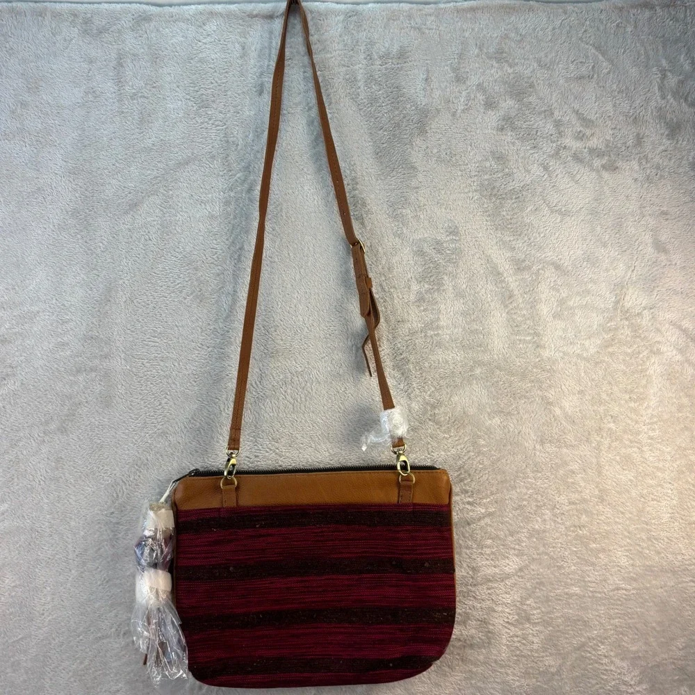 Mercado Global‎ Women's Crossbody Bag Ruby Red Woven Striped Cotton NWT